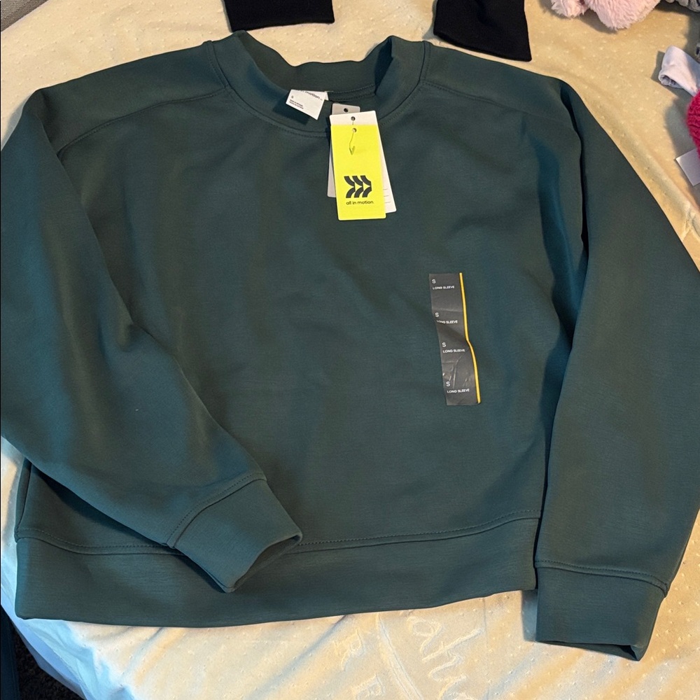 All in Motion green sweatshirt NWT